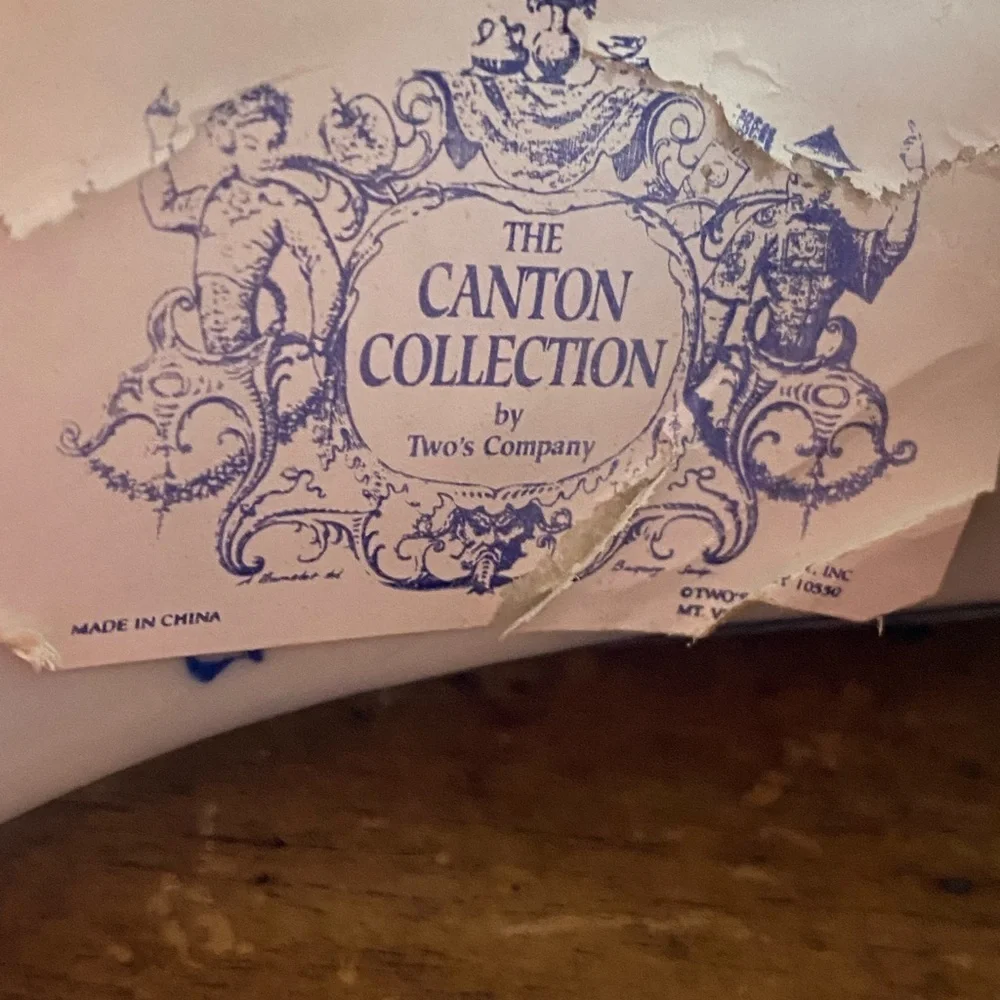 Blue and white decorative shoe the Canton collection is 7 3/4" long x 4 high - Picture 12 of 13